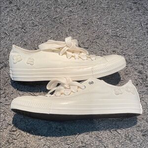 Converse Chuck Taylor low flowers